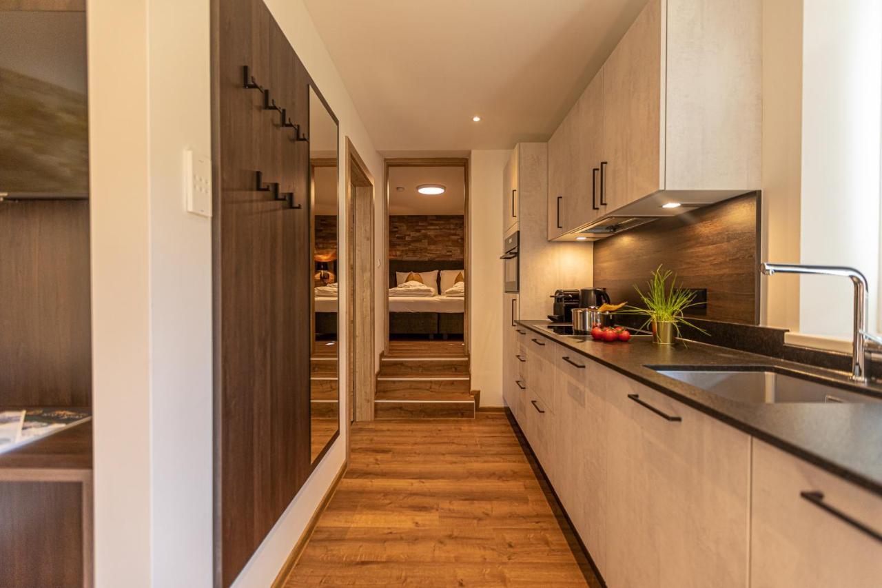 Tevini Boutique Suites By We Rent Zell am See Esterno foto
