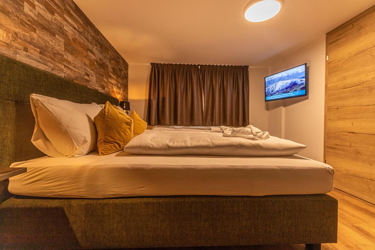 Tevini Boutique Suites By We Rent Zell am See Esterno foto