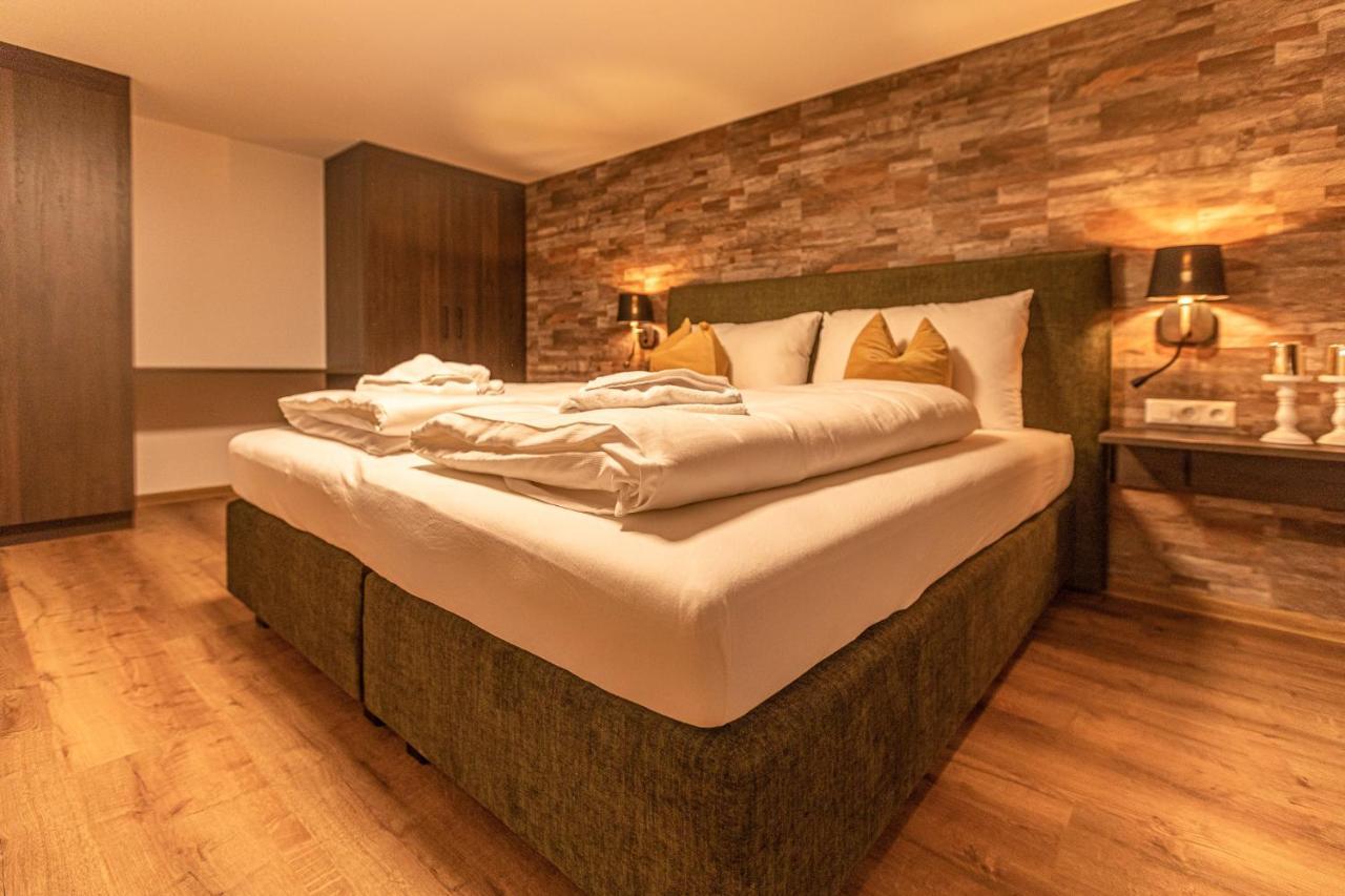 Tevini Boutique Suites By We Rent Zell am See Esterno foto
