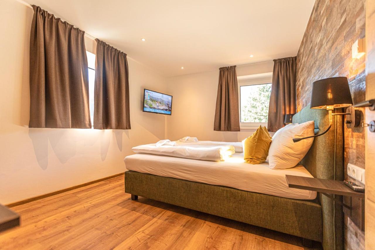 Tevini Boutique Suites By We Rent Zell am See Esterno foto