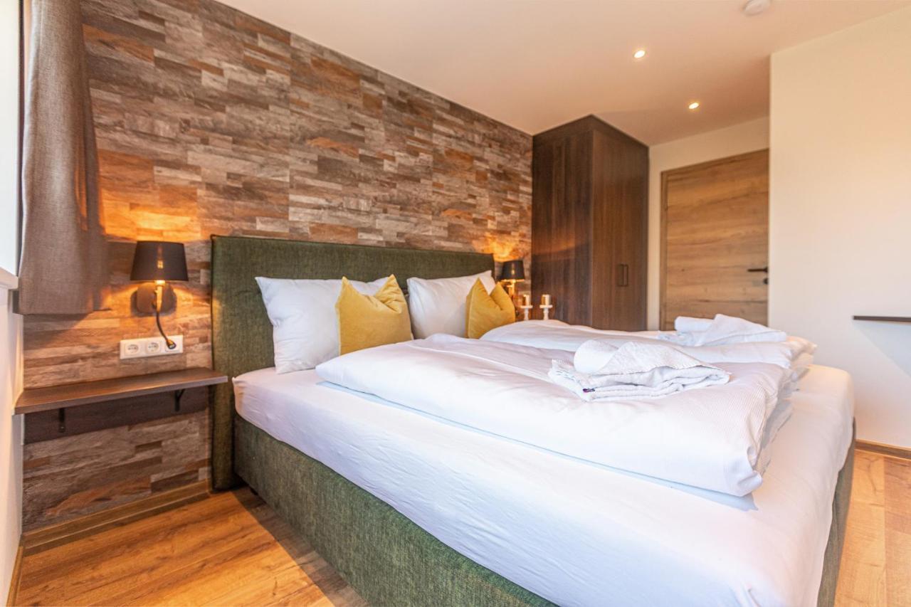 Tevini Boutique Suites By We Rent Zell am See Esterno foto