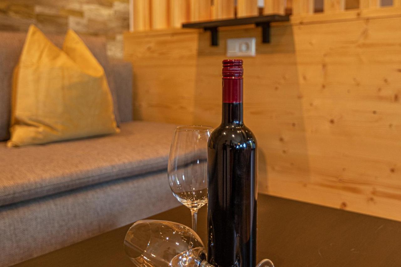 Tevini Boutique Suites By We Rent Zell am See Esterno foto