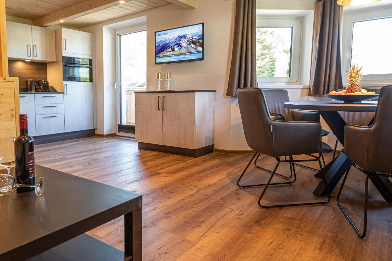 Tevini Boutique Suites By We Rent Zell am See Esterno foto