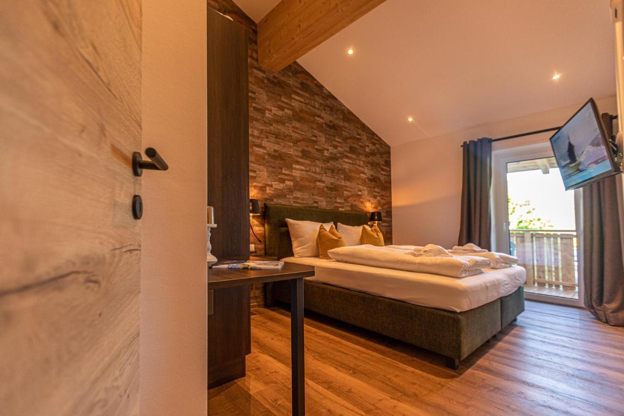 Tevini Boutique Suites By We Rent Zell am See Esterno foto