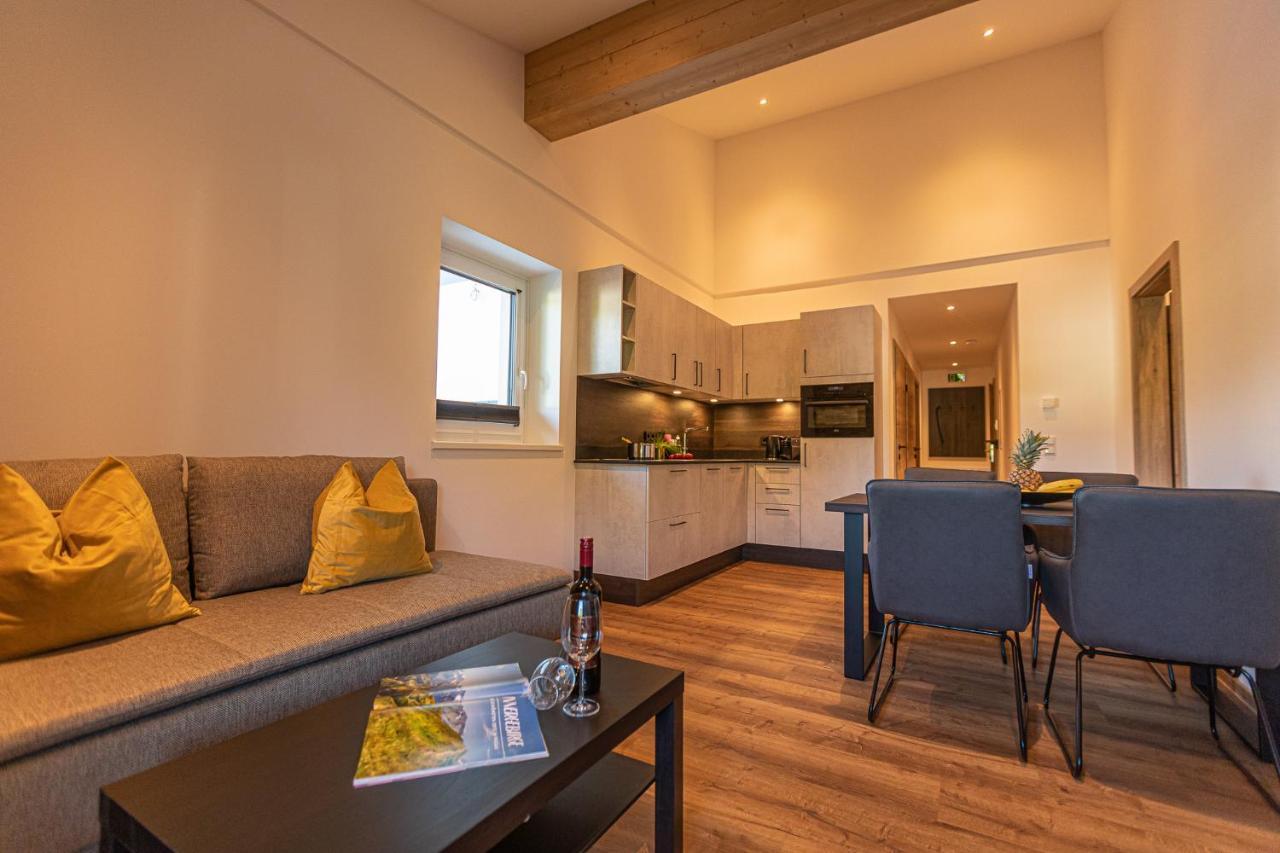 Tevini Boutique Suites By We Rent Zell am See Esterno foto