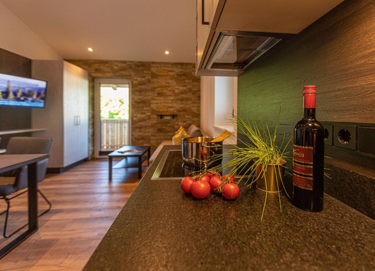 Tevini Boutique Suites By We Rent Zell am See Esterno foto