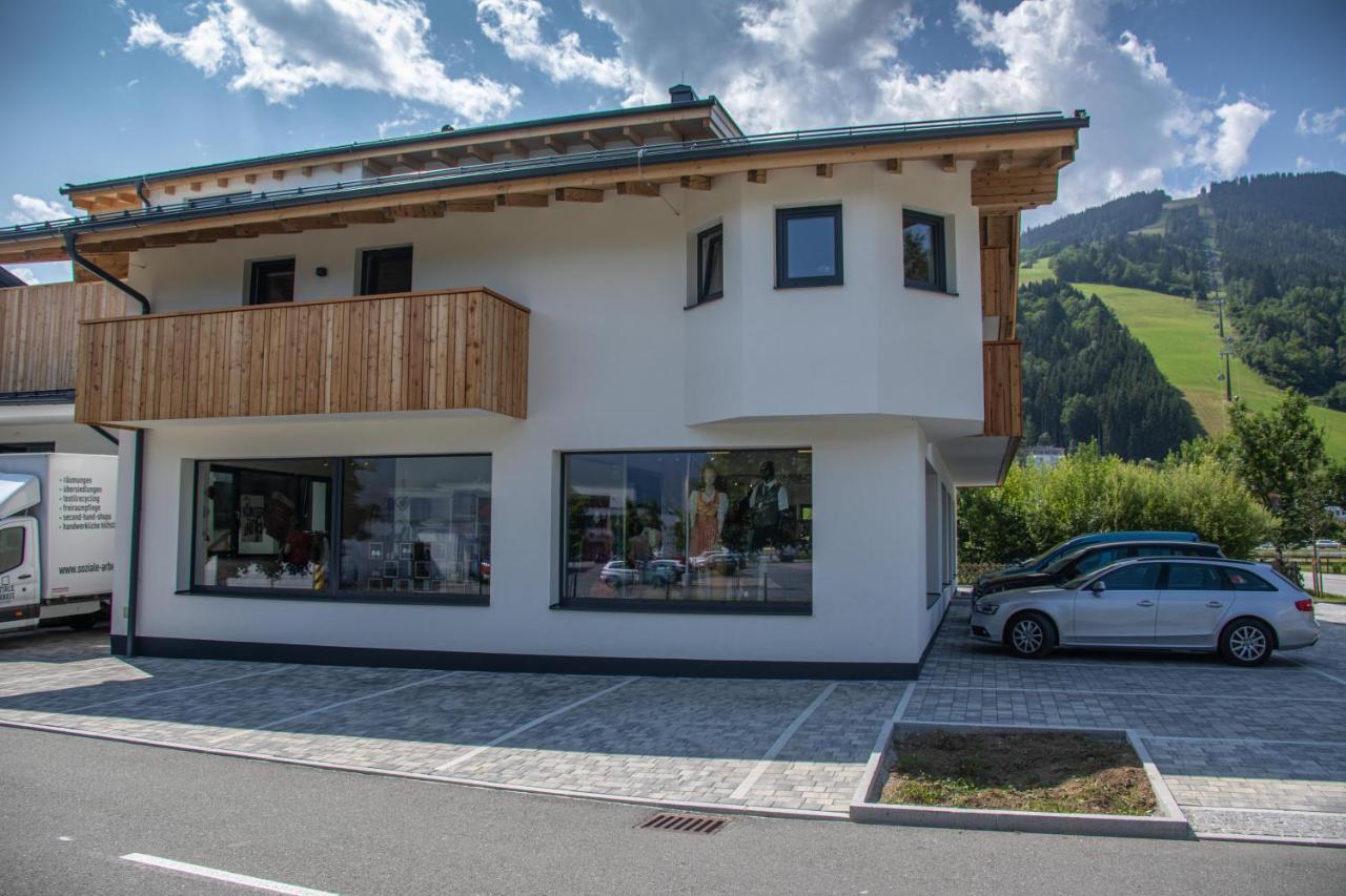Tevini Boutique Suites By We Rent Zell am See Esterno foto