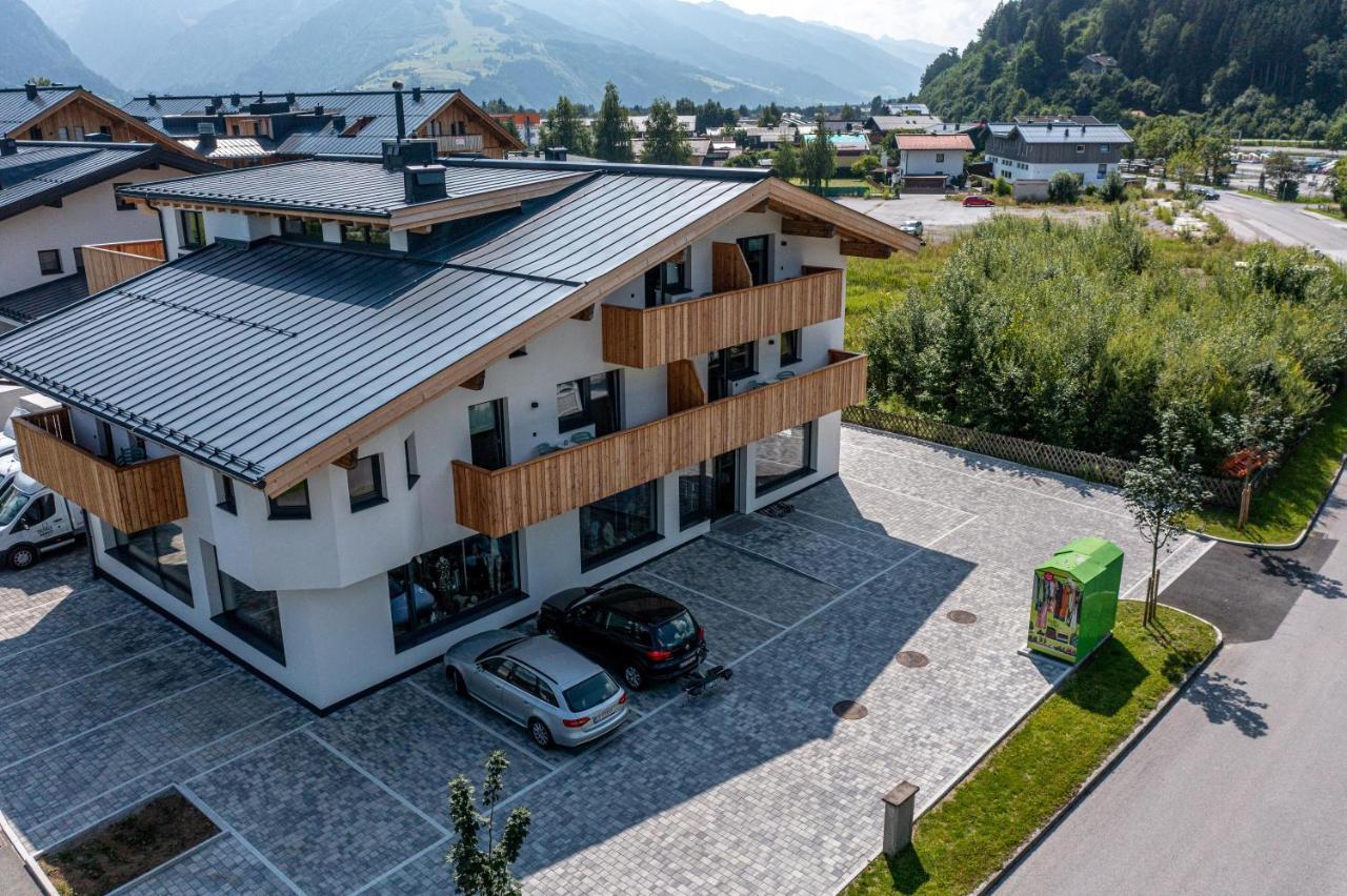 Tevini Boutique Suites By We Rent Zell am See Esterno foto