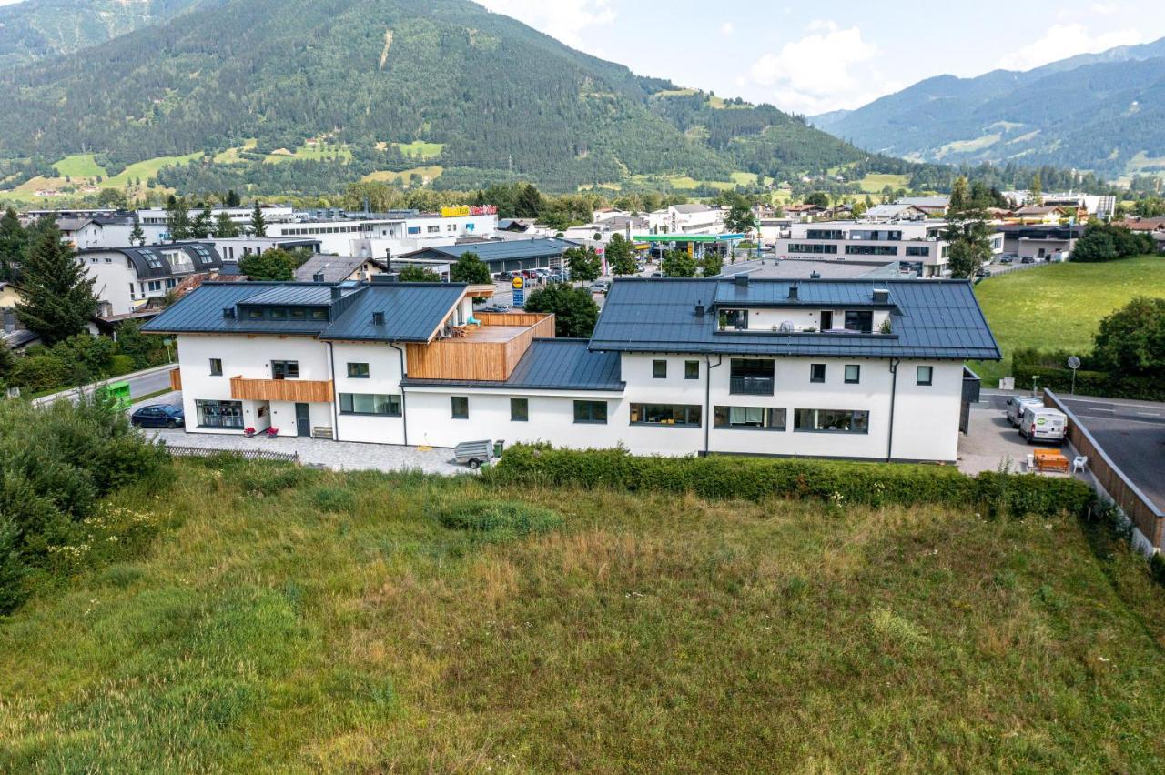 Tevini Boutique Suites By We Rent Zell am See Esterno foto
