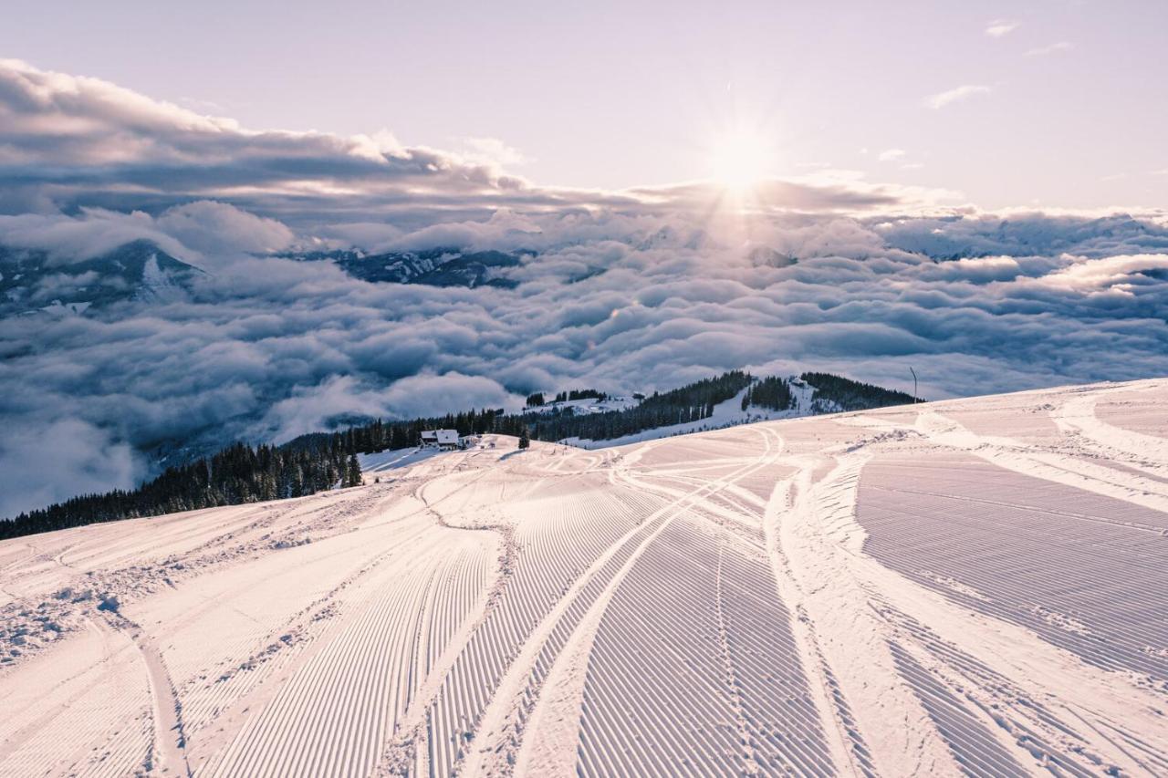 Tevini Boutique Suites By We Rent Zell am See Esterno foto